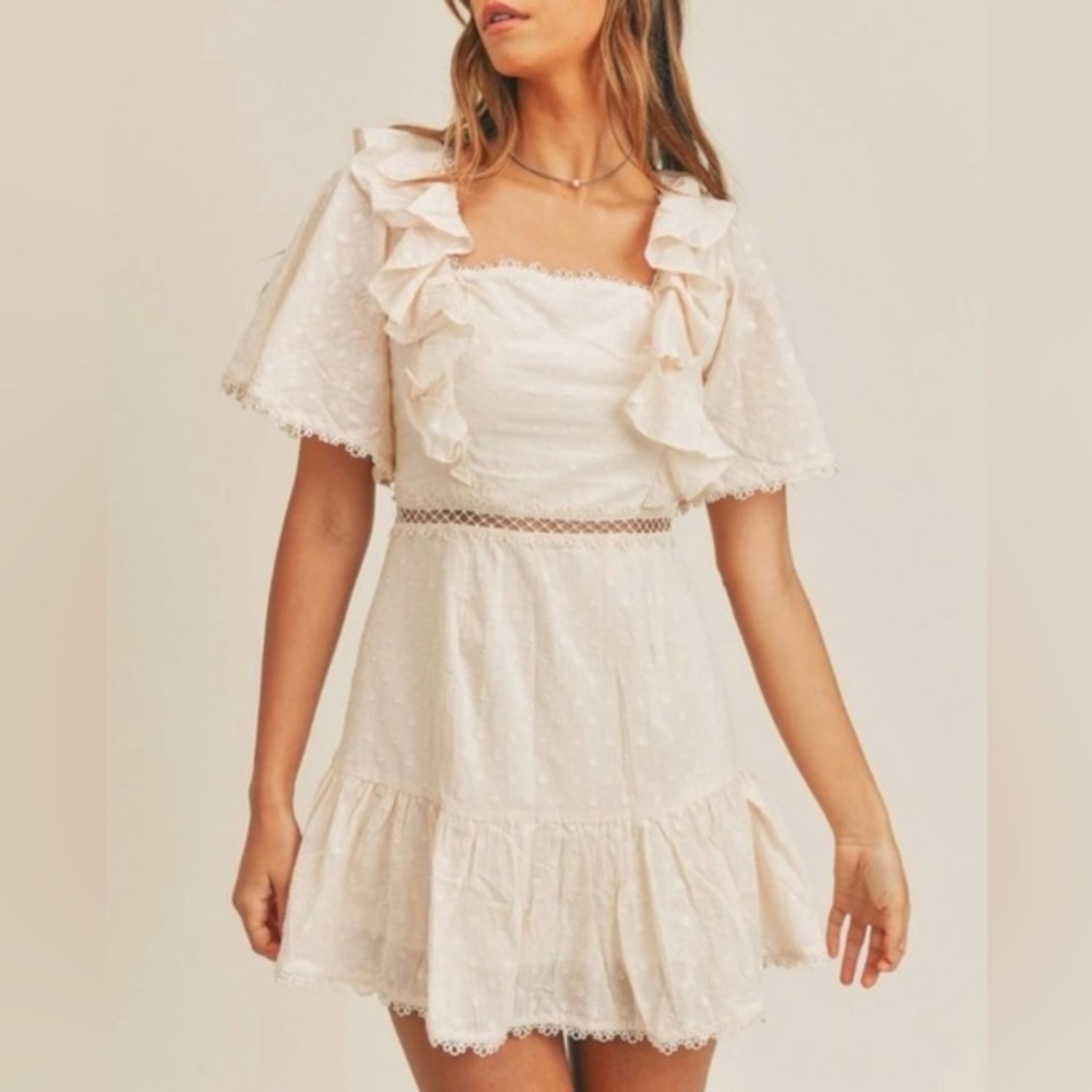 MABLE Dress Womens Size Small Alyssa Ruffle Hem Mini off white Lace Up Back